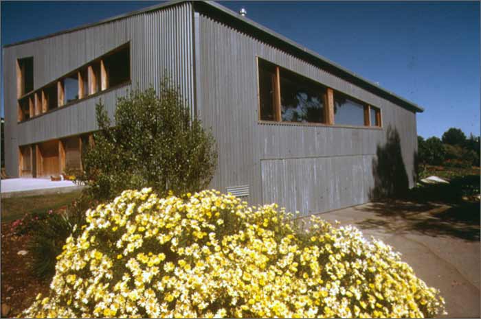 Ron Davis Malibu Studio, Front